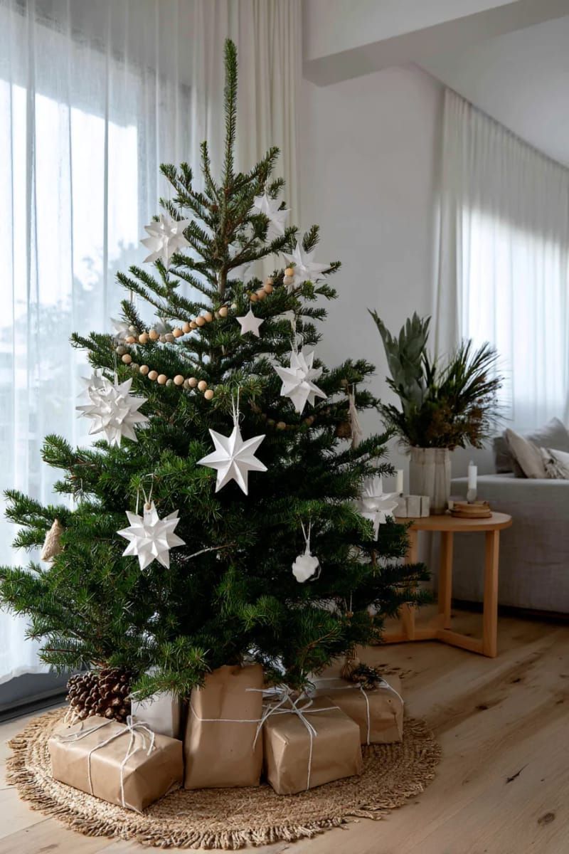 5. Scandinavian tree with white decor and paper stars - photo 2