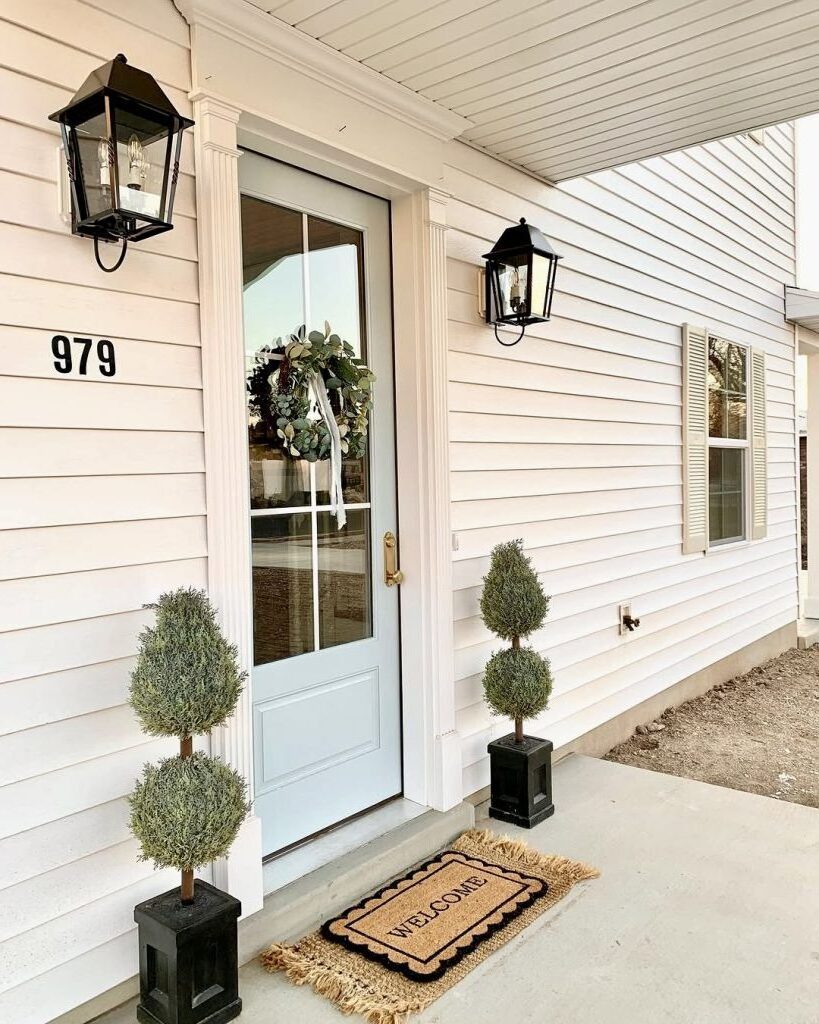 21. Soft Neutral Tones for a Small Porch