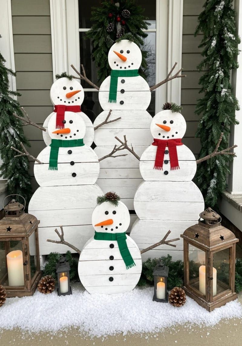 2. Stacked pallet snowmen with twig arms - photo 2