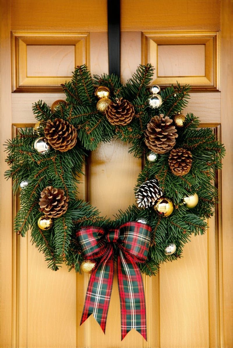 2. Plaid and Pinecone Wreath With Ornaments