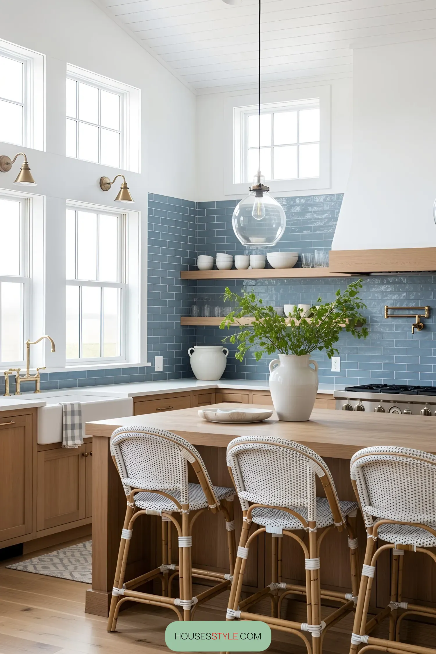 Oceanfront Kitchen for Wholesome Morning Meals