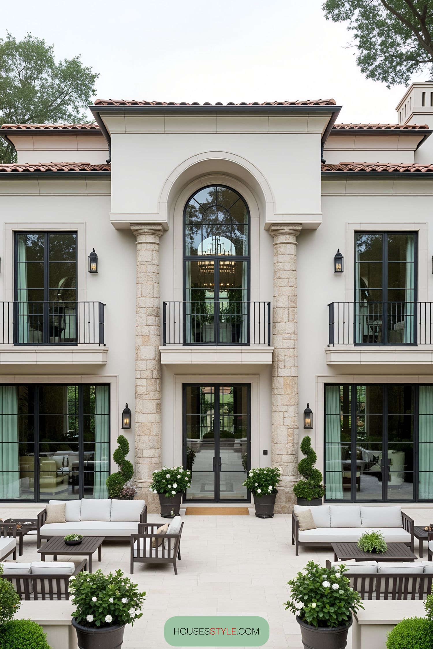 A Grand Abode Built on Classic Style