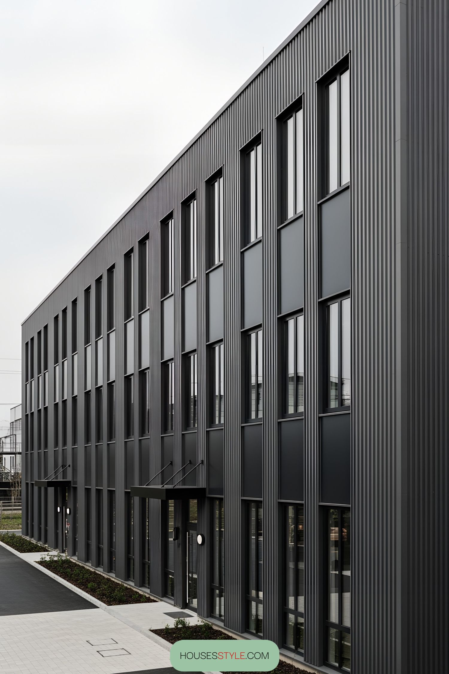 Steel Panels in Elegant Facade Rhythm