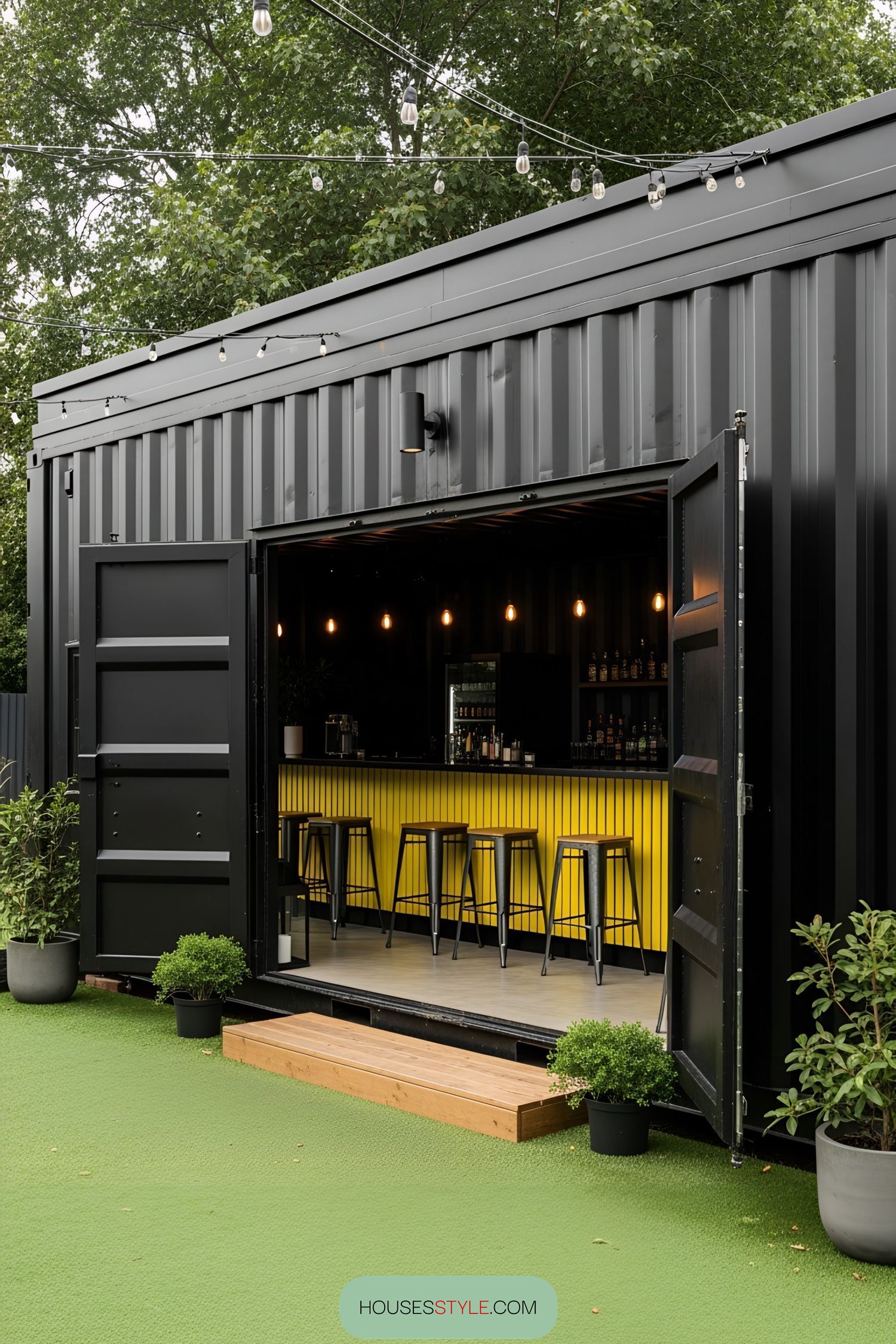 Buzzworthy Box: A Trendy Spot For Drinks