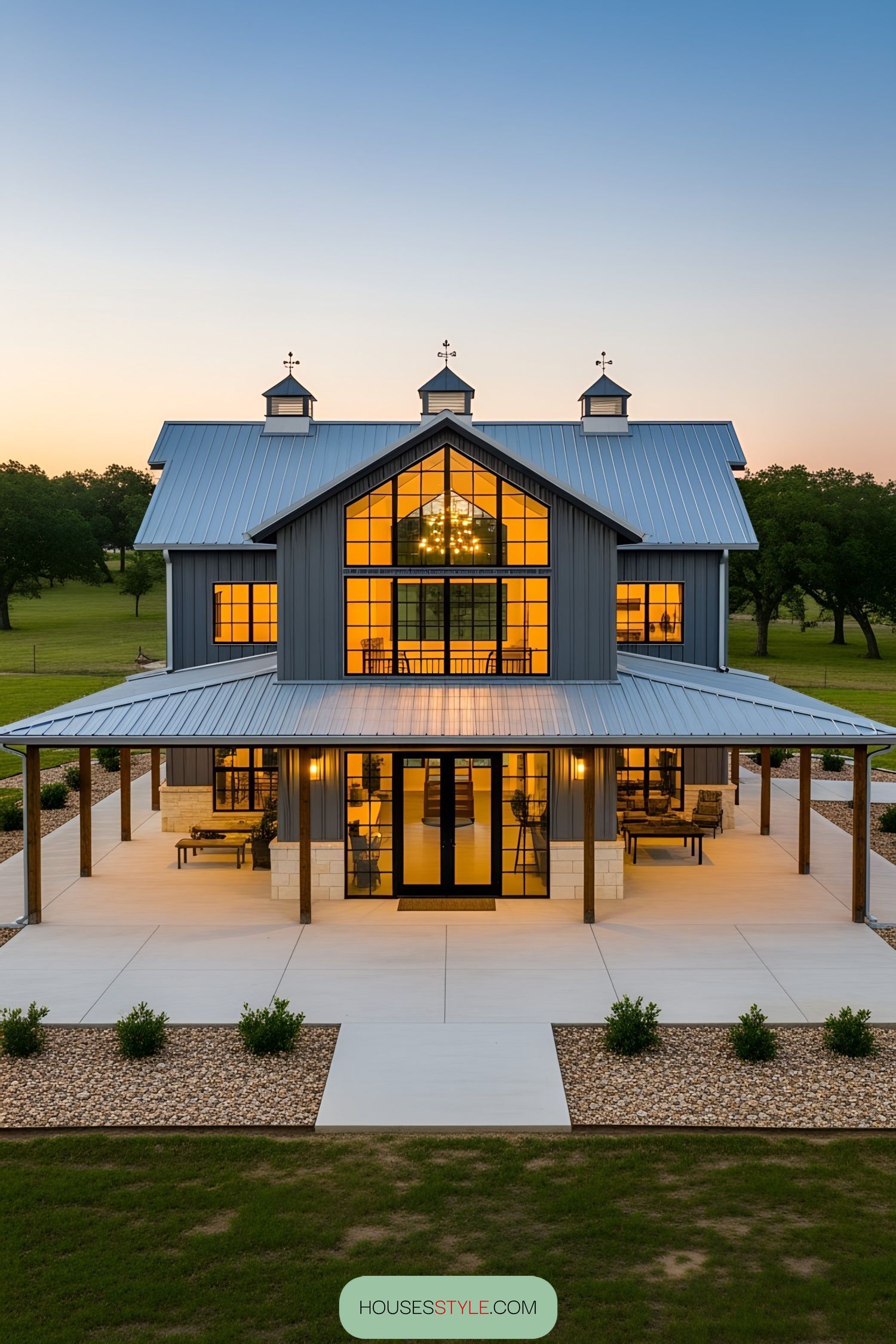 Charming Country Retreat with a Cozy Porch