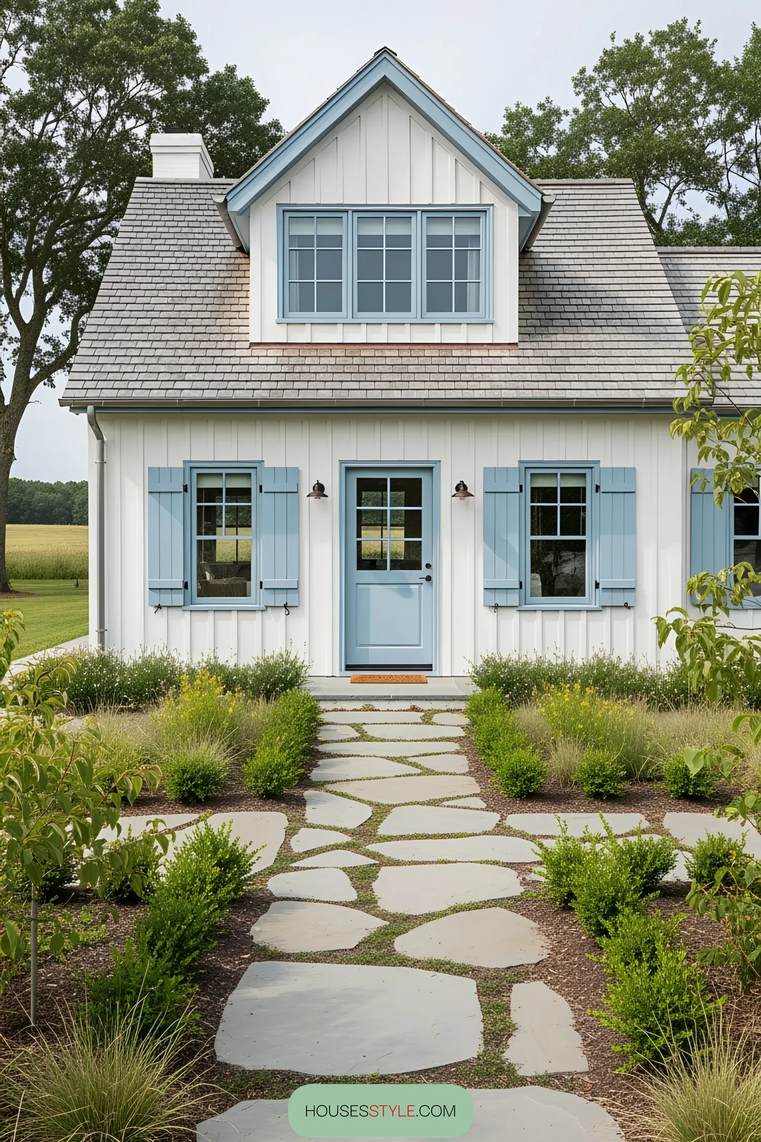 Periwinkle Paradise: A Seaside Oasis Worth Seeing