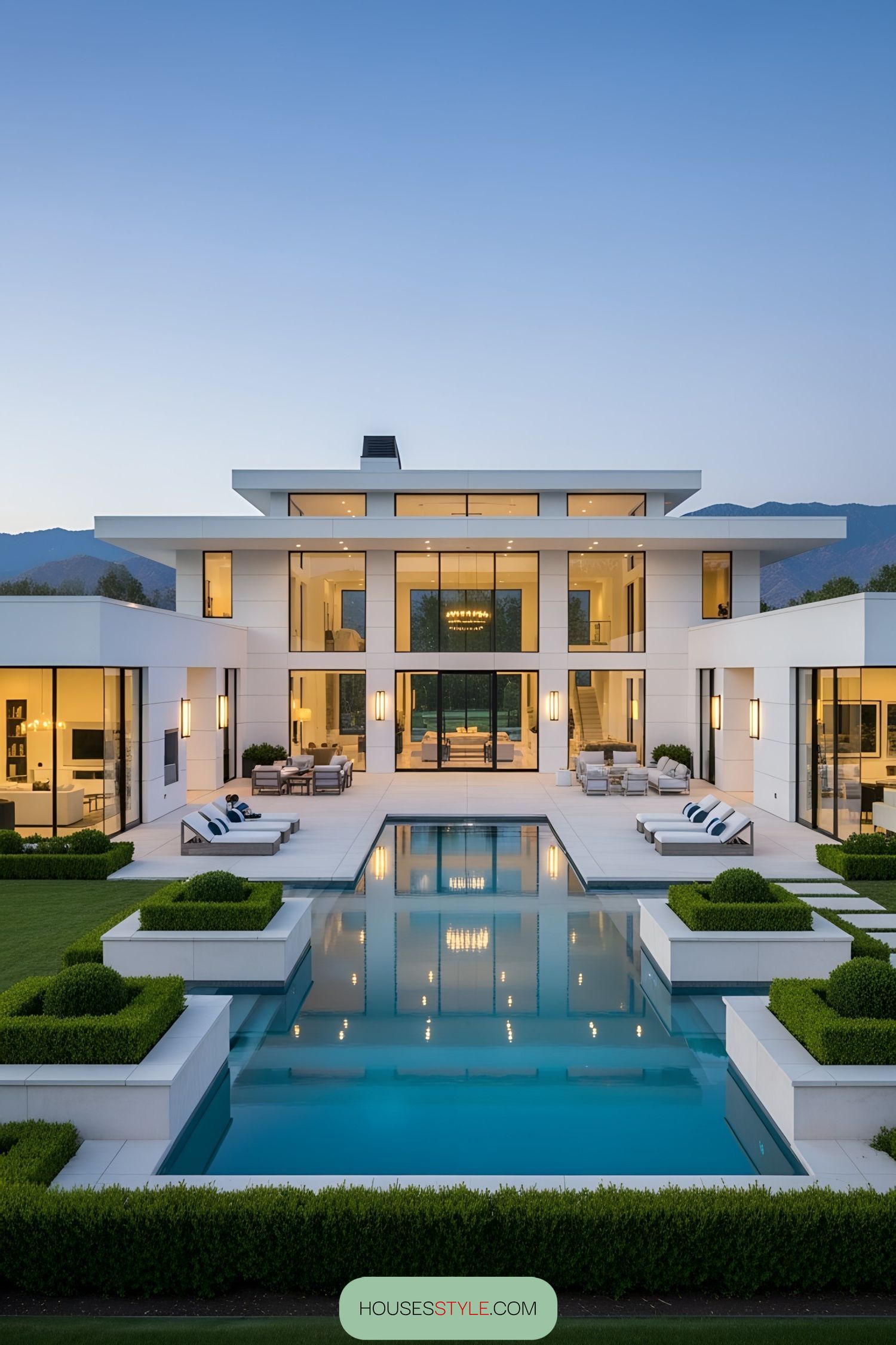 A Poolside Escape Built for Relaxing