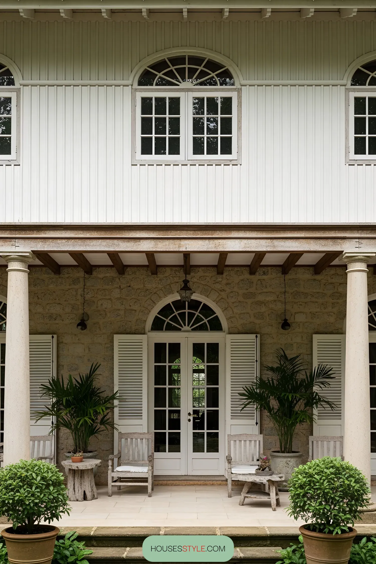 An Oasis of Elegant Colonial Style