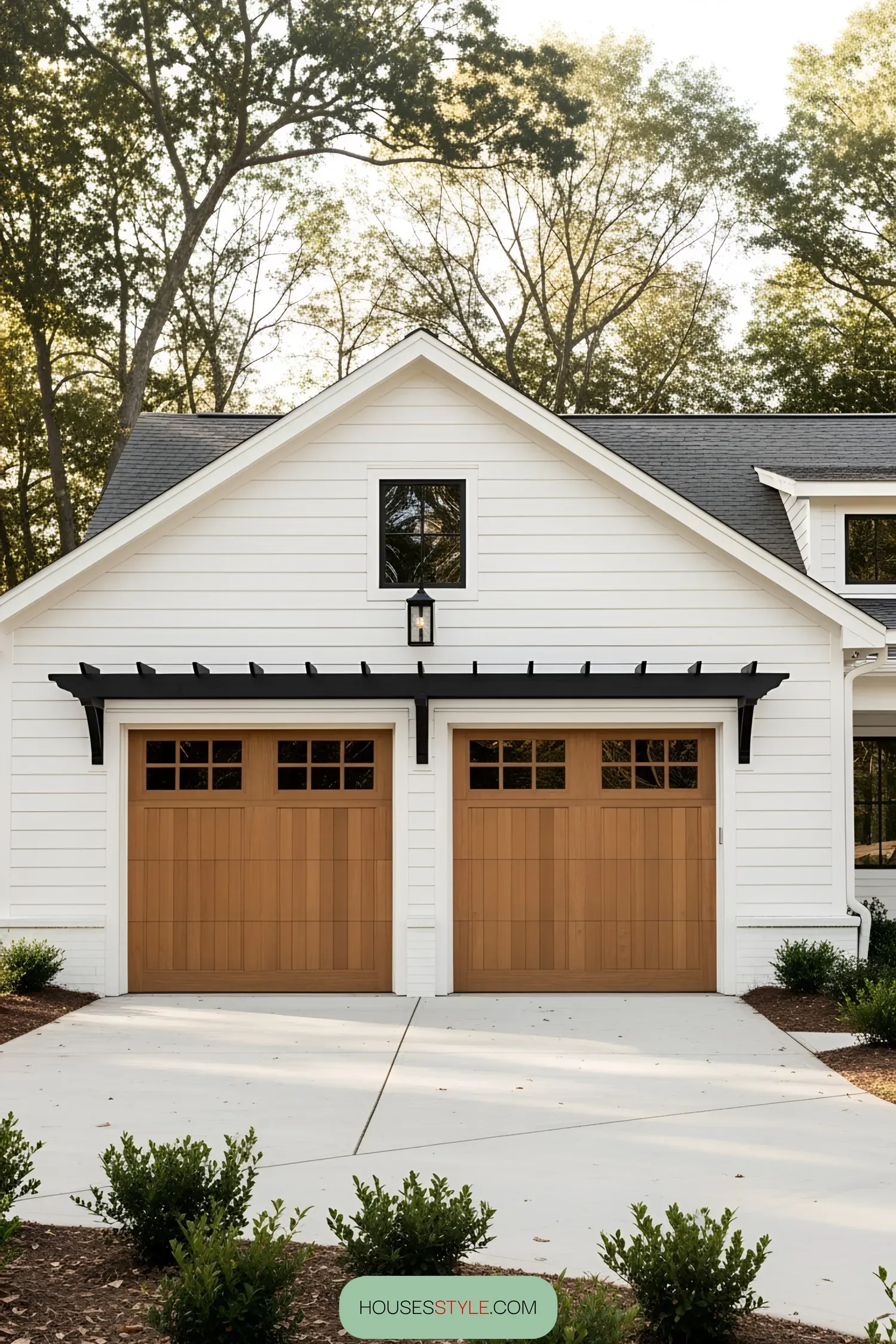 Quaint Home With a Stylish Parking Spot