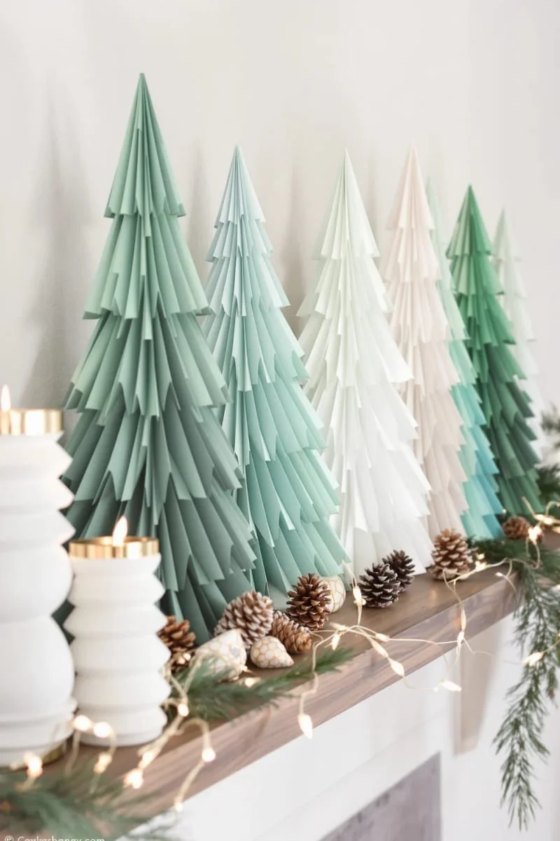 14. Árboles de papel doblado en degradado para estantes