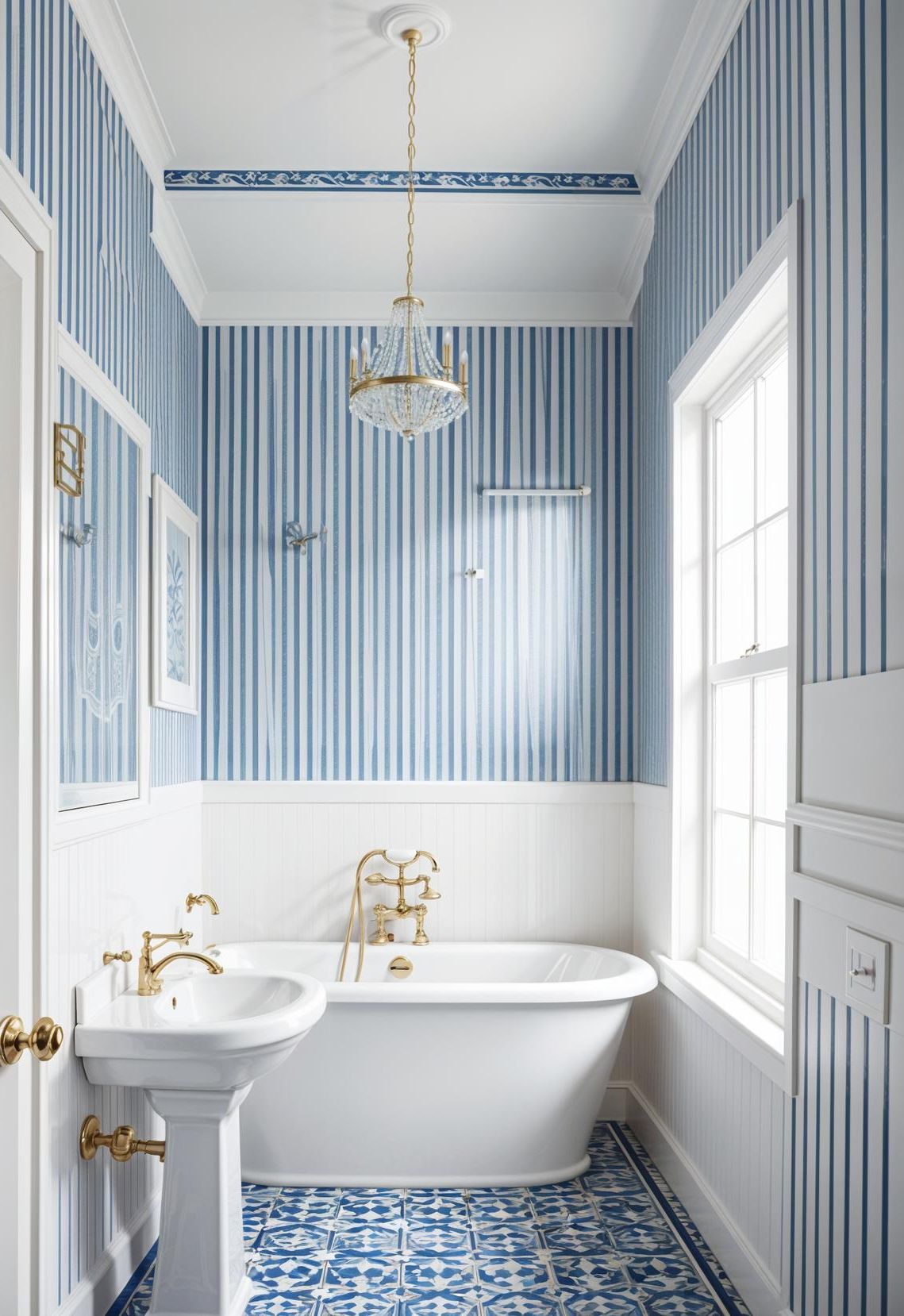 3. Nautical Bathroom Wallpaper Themes - photo 2