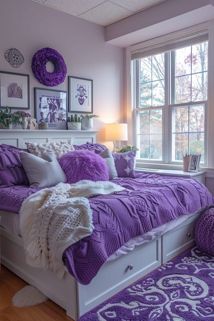 21. Purple and Silver Dorm Decor - photo 4