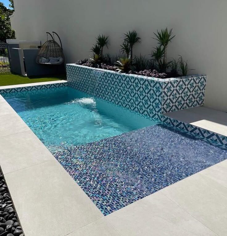 A Cozy Small Plunge Pool Retreat