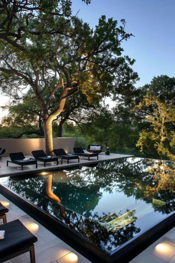 Majestic Infinity Pool Reflecting Nature’s Beauty