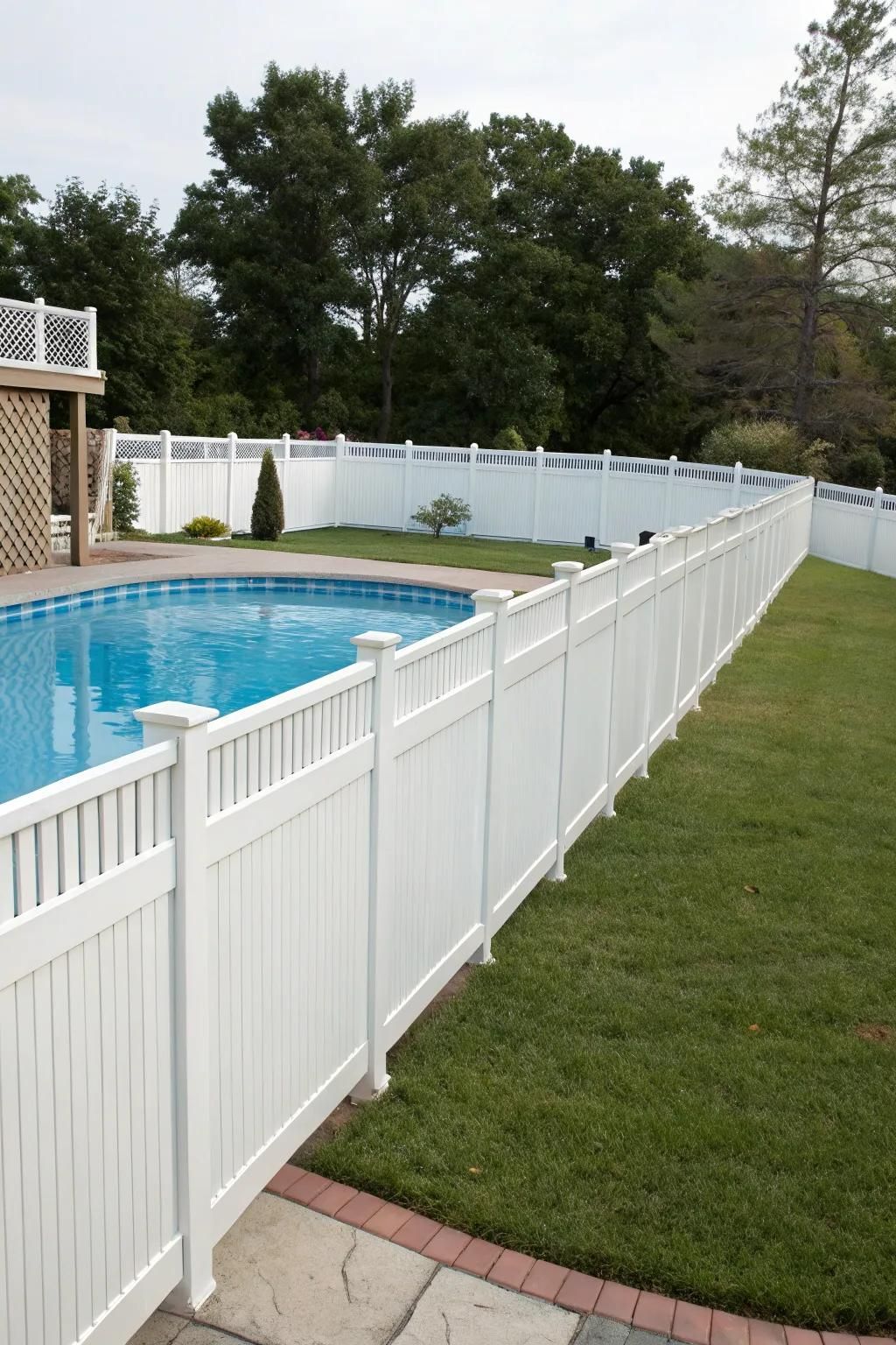 17. Install an Affordable Vinyl Fence