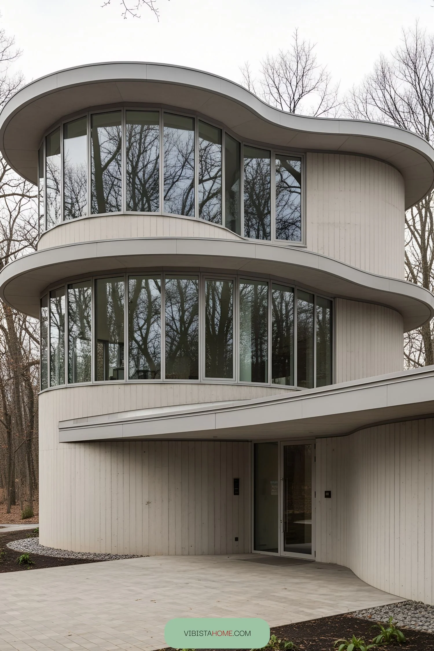 Flowing Curves Shape This Building's Facade