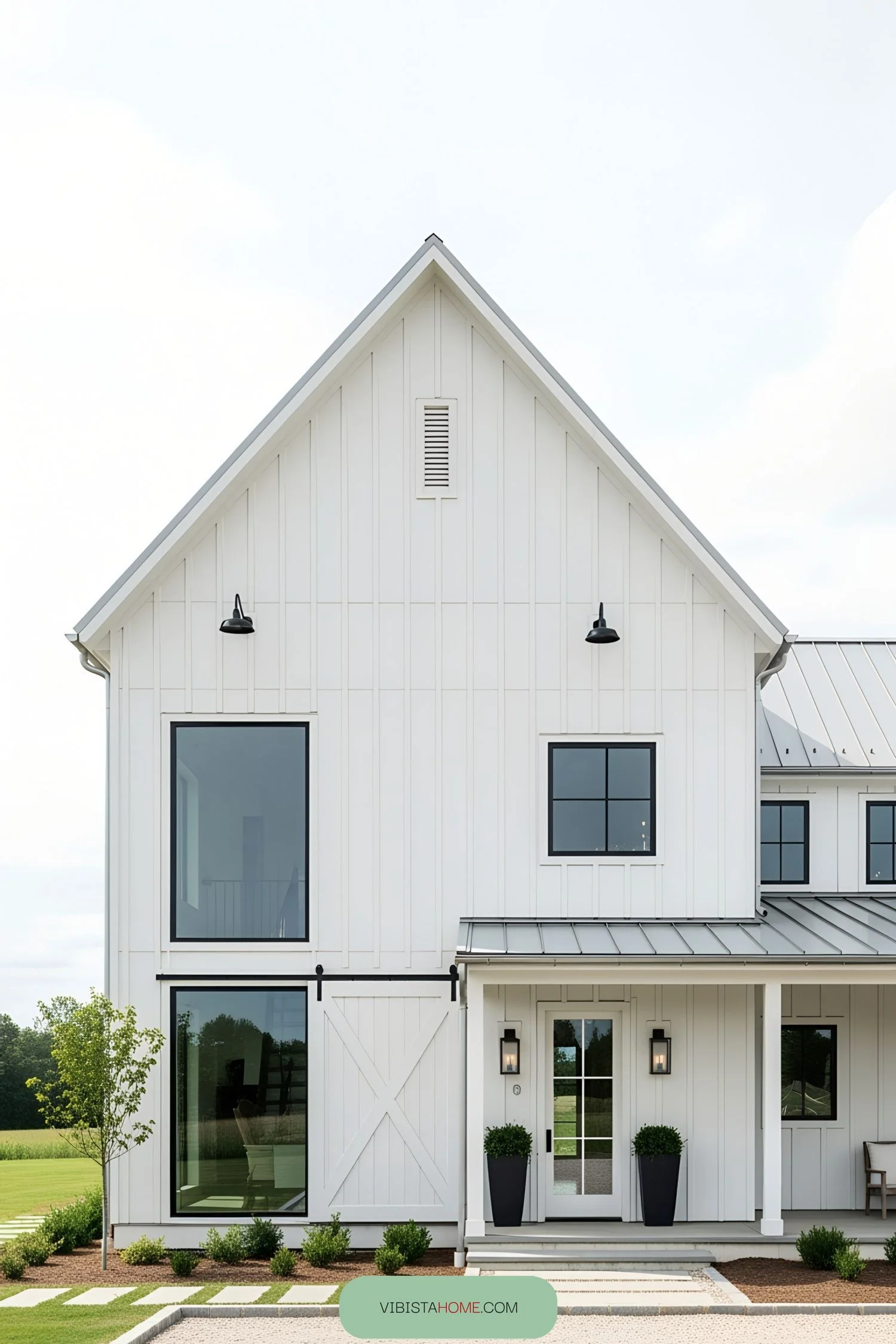 Sleek Countryside Charm of a Chic White Barn