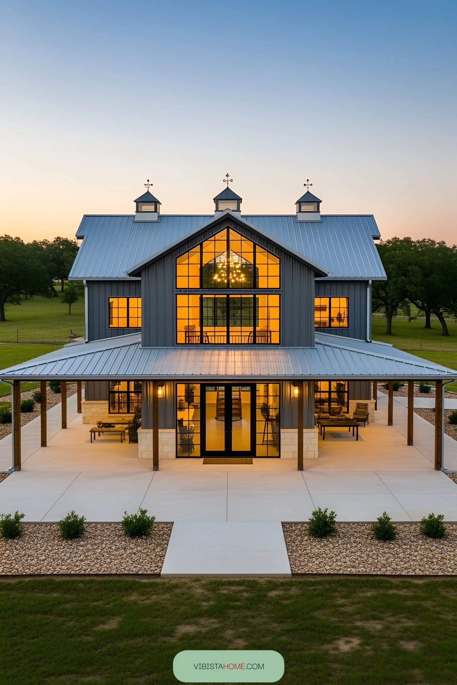 Charming Barnhouse Escape with Wraparound Porch