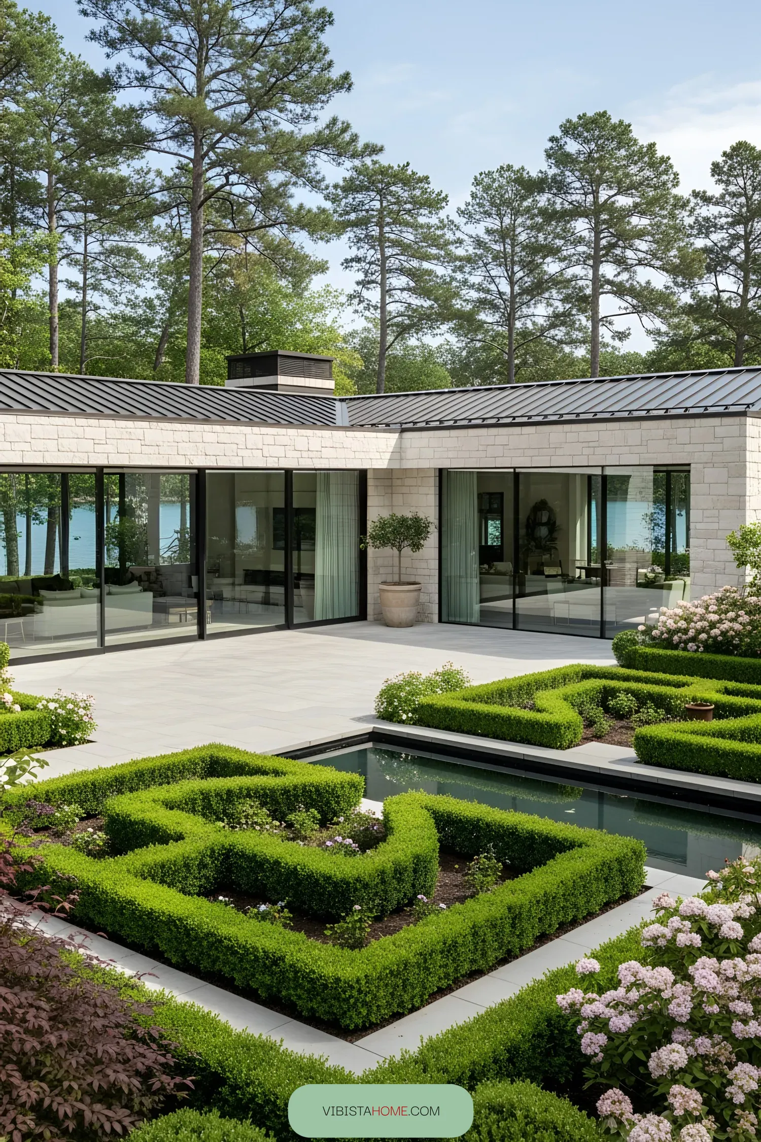 A Glamorous Haven Beside a Tranquil Lake
