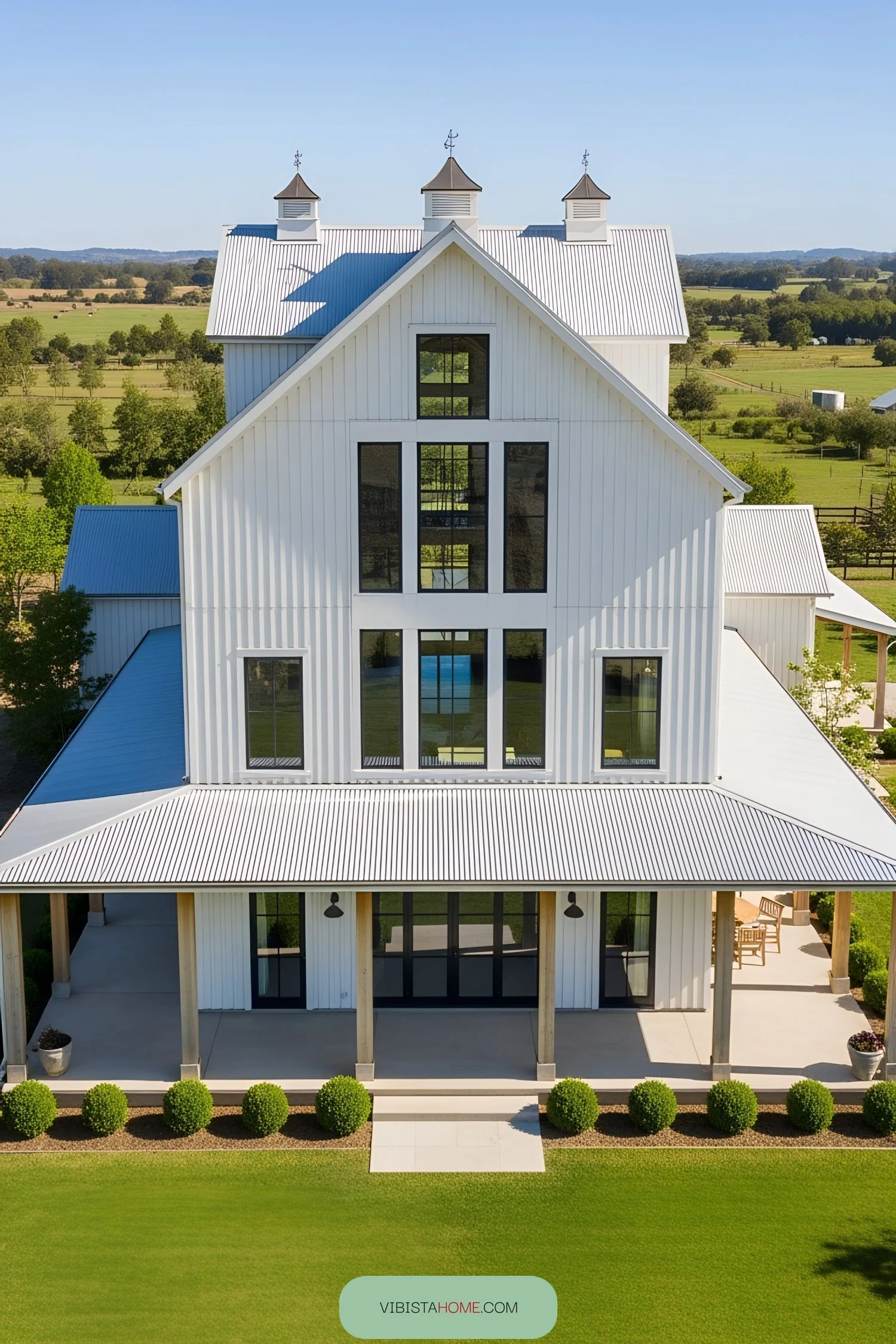 Simple Grandeur of the Classic White Barn