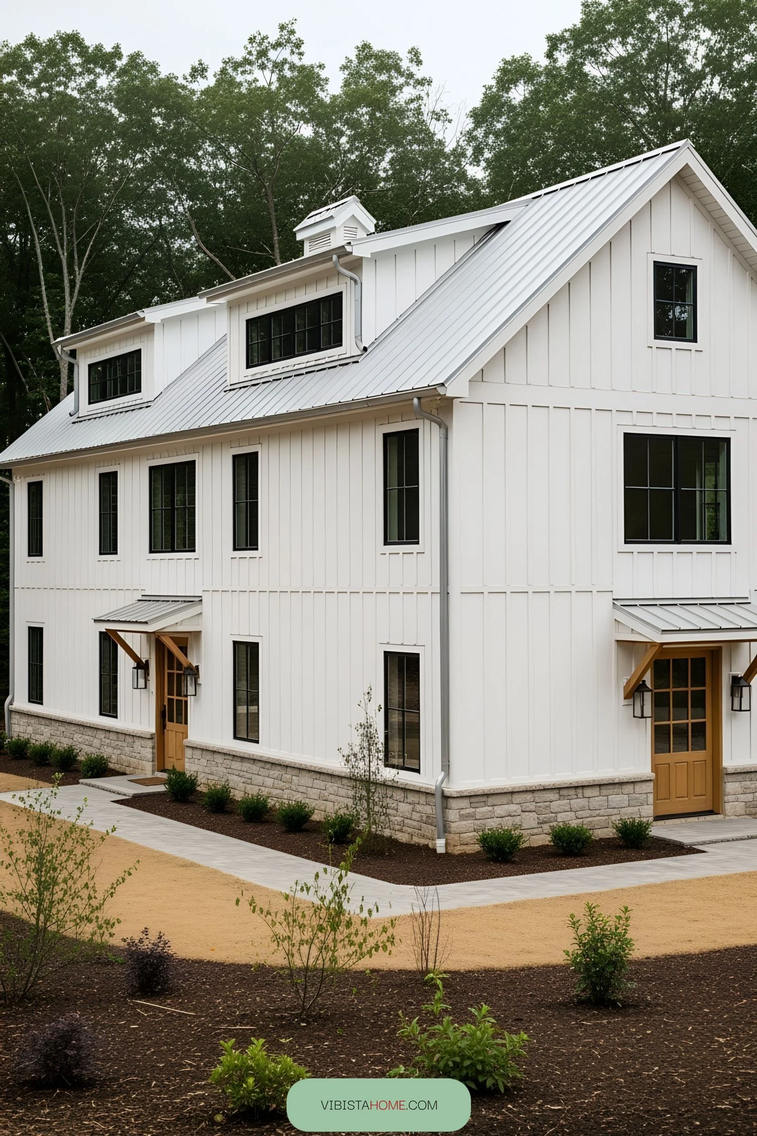 Snow-Covered White Barn: A Winter Showpiece